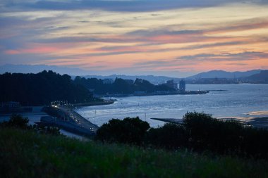 Pedrea köprüsünde güzel bir günbatımı, Santander, İspanya