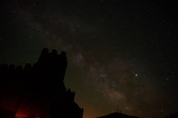 Una Vista Impresionante Vía Láctea Sobre Castillo Peracense Teruel España — Foto de Stock