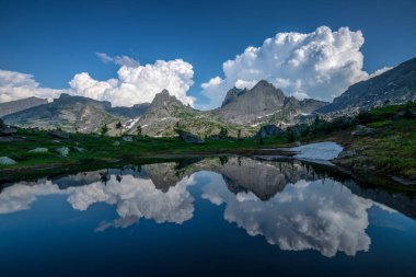Dağda bir gün. Ergaki, Rusya