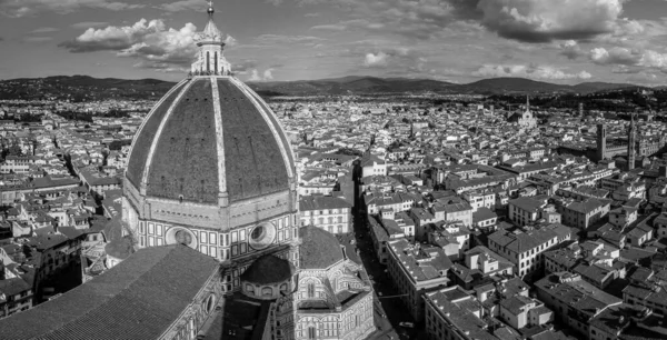 Duomo kulesinden Floransa 'nın panoramik manzarası