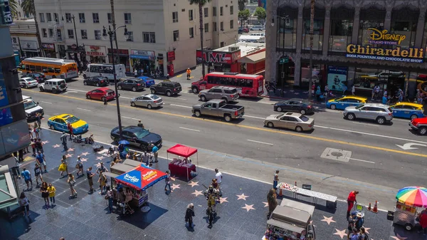 Los Angeles Eua Junho 2018 Pessoas Calçada Fama Hollywood Blvd — Fotografia de Stock