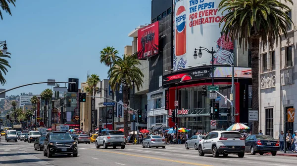 Los Angeles Eua Junho 2018 Trânsito Meio Dia Hollywood Blvd — Fotografia de Stock