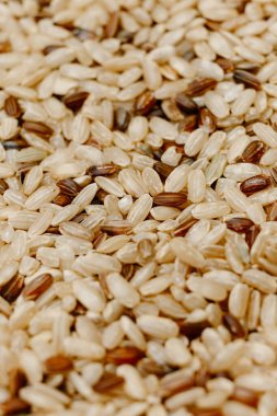 Kahverengi ve kırmızı pirinç karışımı. Pirinç gevreği dokusu. Geçmişi ve dokusu. Sağlıklı yemek, Asya