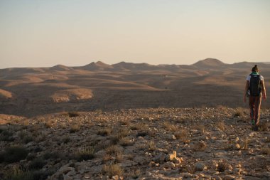 Chenini, Tunus 'un güneyindeki Tataouine bölgesinde yıkılmış bir Berberi köyüdür.