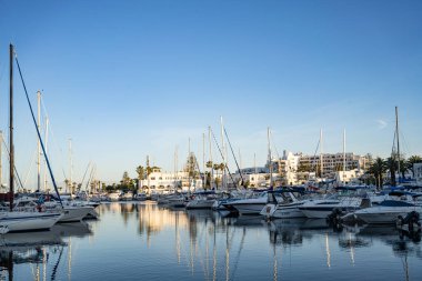 Port El Kantaoui, Sousse, Tunus yakınlarındaki marina turizm sitesi.