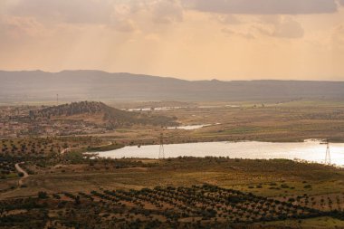 Takrouna, Tunisia 'nın Sahel bölgesinde küçük bir köy, bir tepede..