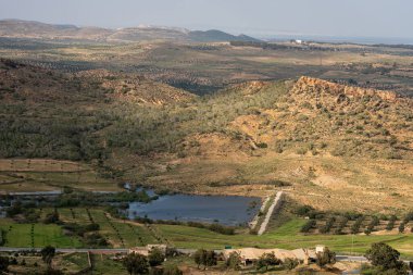Takrouna, Tunisia 'nın Sahel bölgesinde küçük bir köy, bir tepede..