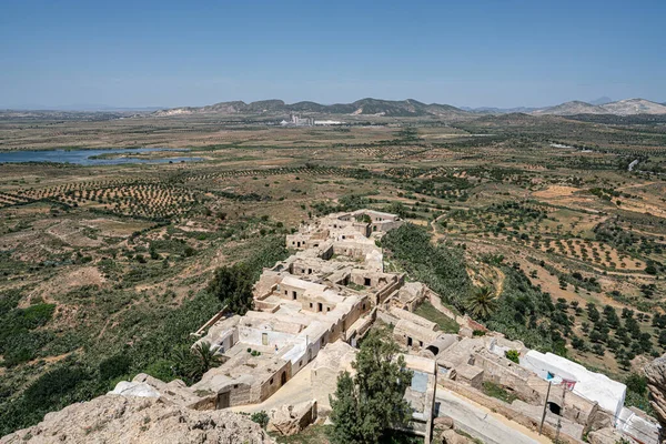 Takrouna, Tunisia 'nın Sahel bölgesinde küçük bir köy, bir tepede..