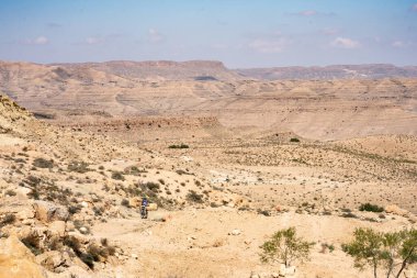 Djebel Dahar Güney Tunus 'ta. Alçak kumtaşı dağ zinciri .