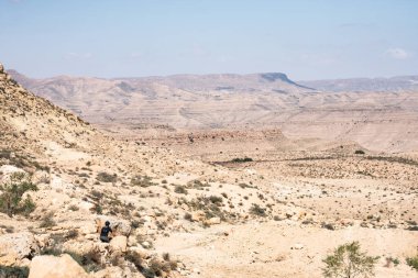 Djebel Dahar Güney Tunus 'ta. Alçak kumtaşı dağ zinciri .