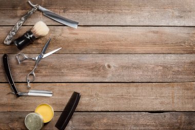 Tarak, mum ve düz jilet