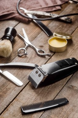 Tarak ve elektrik kesme makinesi