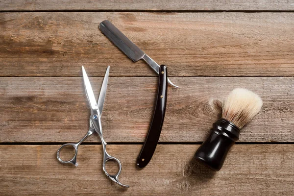 Ножницы и острая бритва — стоковое фото