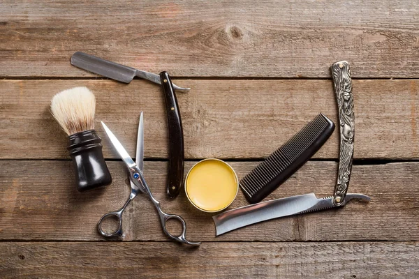 剪刀，蜡和梳子 — 图库照片