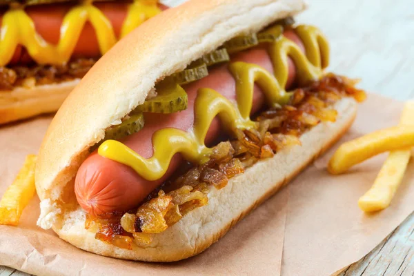 Hot dogs appétissants — Photo