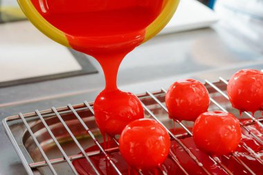 Yummy berry syrup for cakes