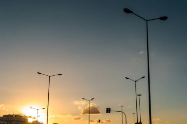 Gün batımını yola