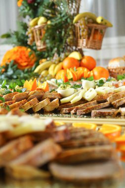 İkram tepsisi ile çeşitli etler