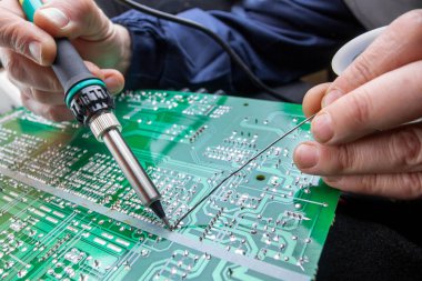 Elektronik cihazların, kalay lehimleme parçalarının onarımı