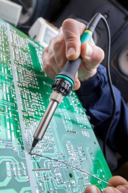 Elektronik cihazların, kalay lehimleme parçalarının onarımı