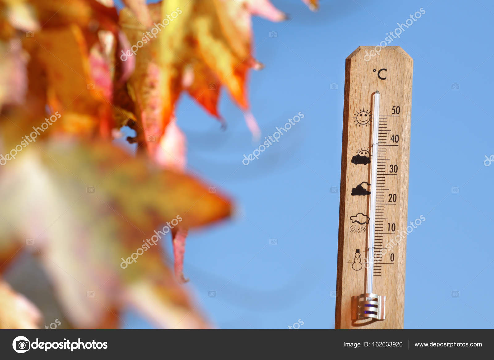 Nice weather in the autumn shown with mercury thermometer — Stock Photo