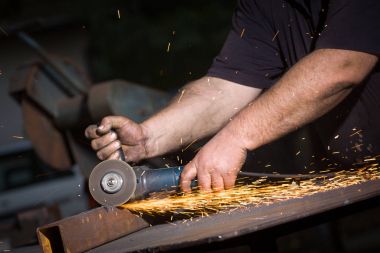 metal testere yakın çekim