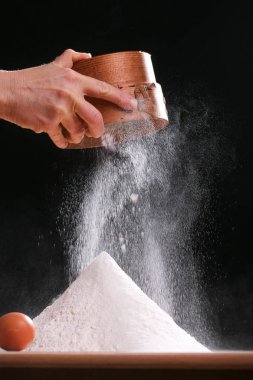 Eller evde mutfak hamur yapma