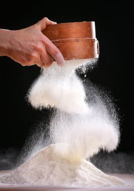 Eller evde mutfak hamur yapma