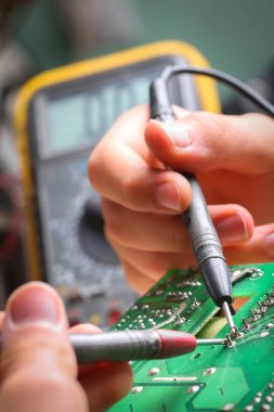 Elektronik cihazların, kalay lehimleme parçalarının onarımı