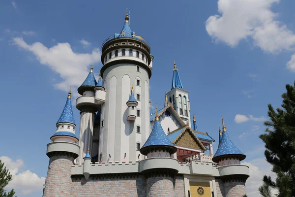 Castelo de conto de fadas em Sazova Ciência, Arte e Parque Cultural em Es — Fotografia de Stock