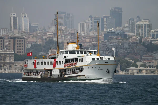 Ferry in Istanbul — Stock Photo, Image