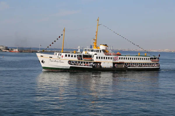 Ferry em Istambul — Fotografia de Stock