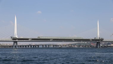 Istanbul'da Haliç Metro Köprüsü