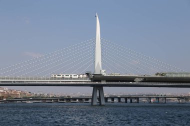 Istanbul'da Haliç Metro Köprüsü