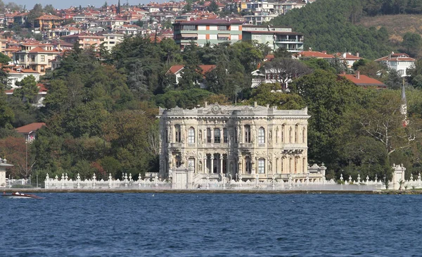 Palacio Kucuksu en Estambul, Turquía — Foto de Stock