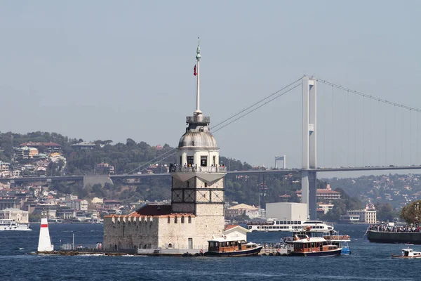 少女塔在伊斯坦布尔博斯普鲁斯海峡 — 图库照片