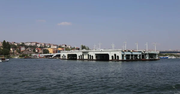 金喇叭，伊斯坦布尔旧加拉塔桥 — 图库照片