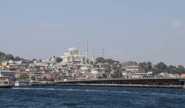 Süleymaniye Camii ve Istanbul içi Galata Köprüsü