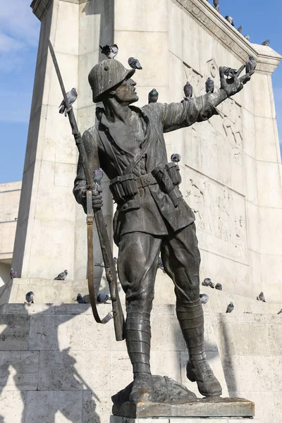 Victory Monument in Ankara — Stock Photo, Image