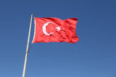 Kırmızı ve beyaz Türk bayrağı