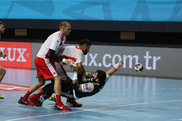 Handballspiel zwischen Besiktas Mogaz und Dinamo Bukarest — Stockfoto