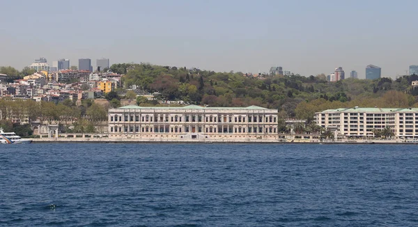 Palacio Ciragan en Estambul, Turquía — Foto de Stock