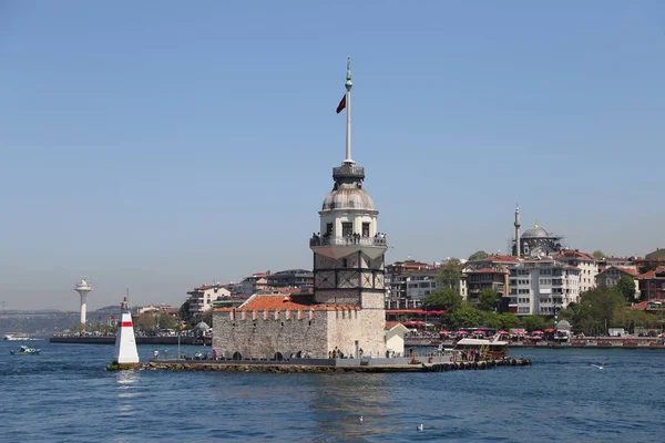 Башня Девы Марии в проливе Босфор — стоковое фото