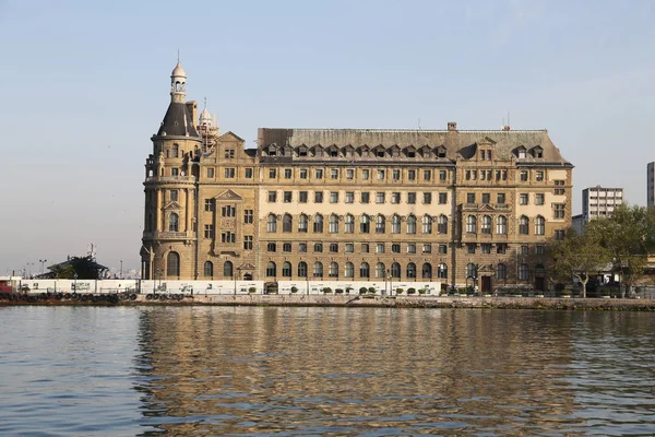 Haydarpasa järnvägsstation i istanbul city — Stockfoto