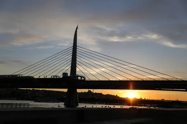 Goldenes Horn U-Bahn-Brücke in Istanbul, Türkei — Stockfoto