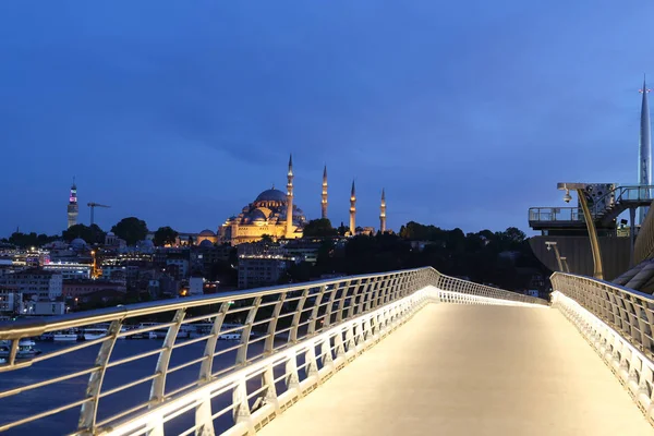 Golden Horn Metro Bridge in Istanbul, Turkey — Stock Photo, Image