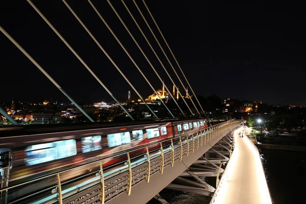 Goldenes Horn U-Bahn-Brücke in Istanbul, Türkei — Stockfoto
