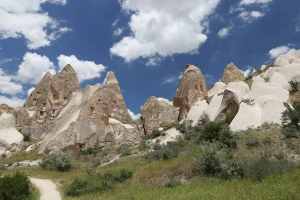 Kivimuodostelmat Cappadociassa — kuvapankkivalokuva
