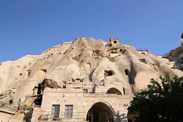 Formacje skalne w miejscowości Cavusin, Cappadocia — Zdjęcie stockowe