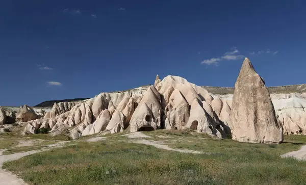 Kivimuodostelmat Cappadociassa — kuvapankkivalokuva